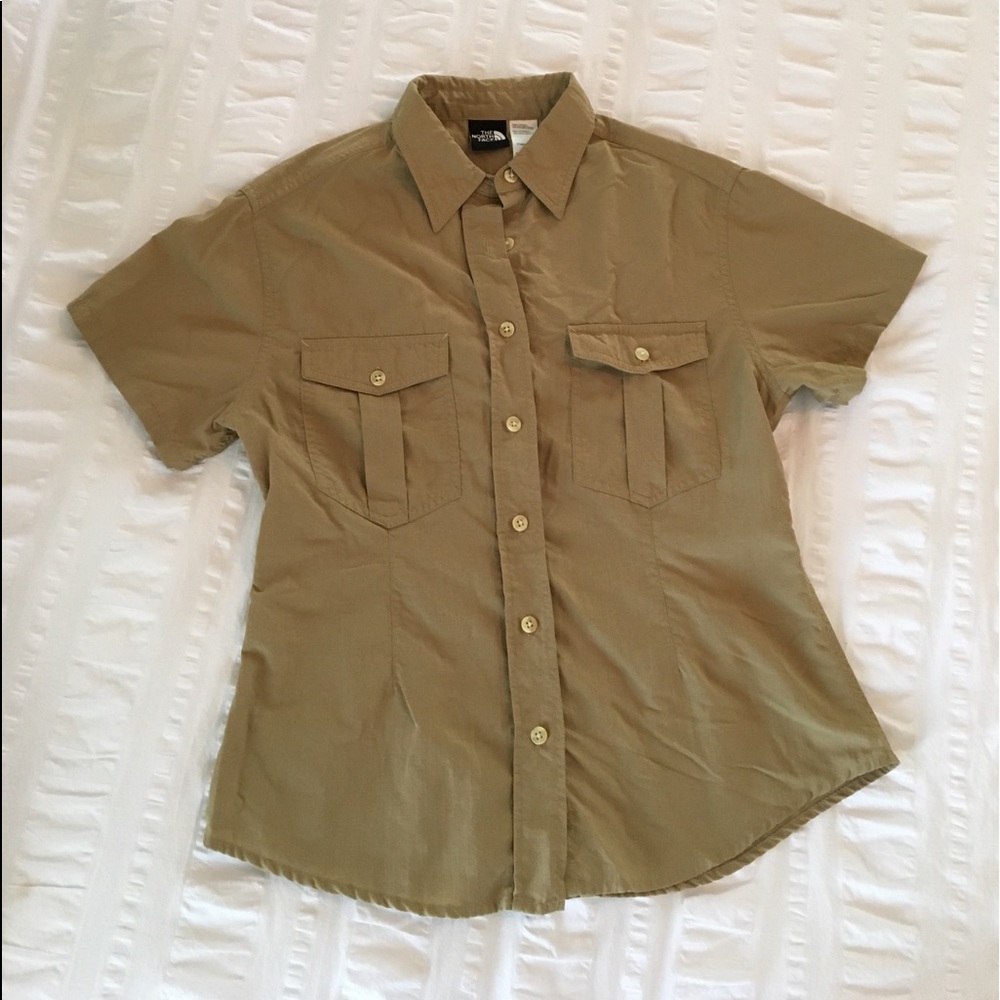 North Face women’s outdoors shirt sz M EUC